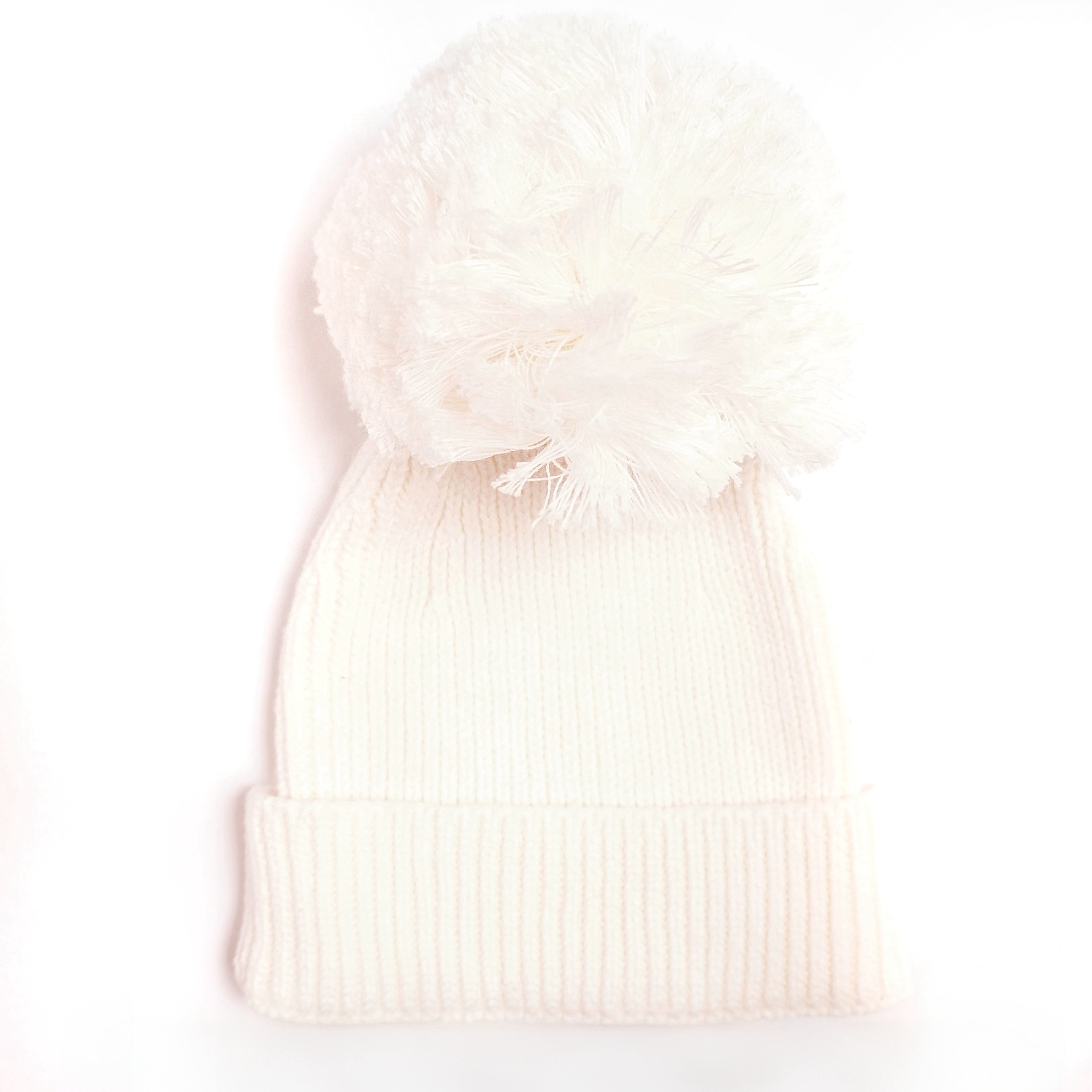 Ribbstickad Mössa - Benvit